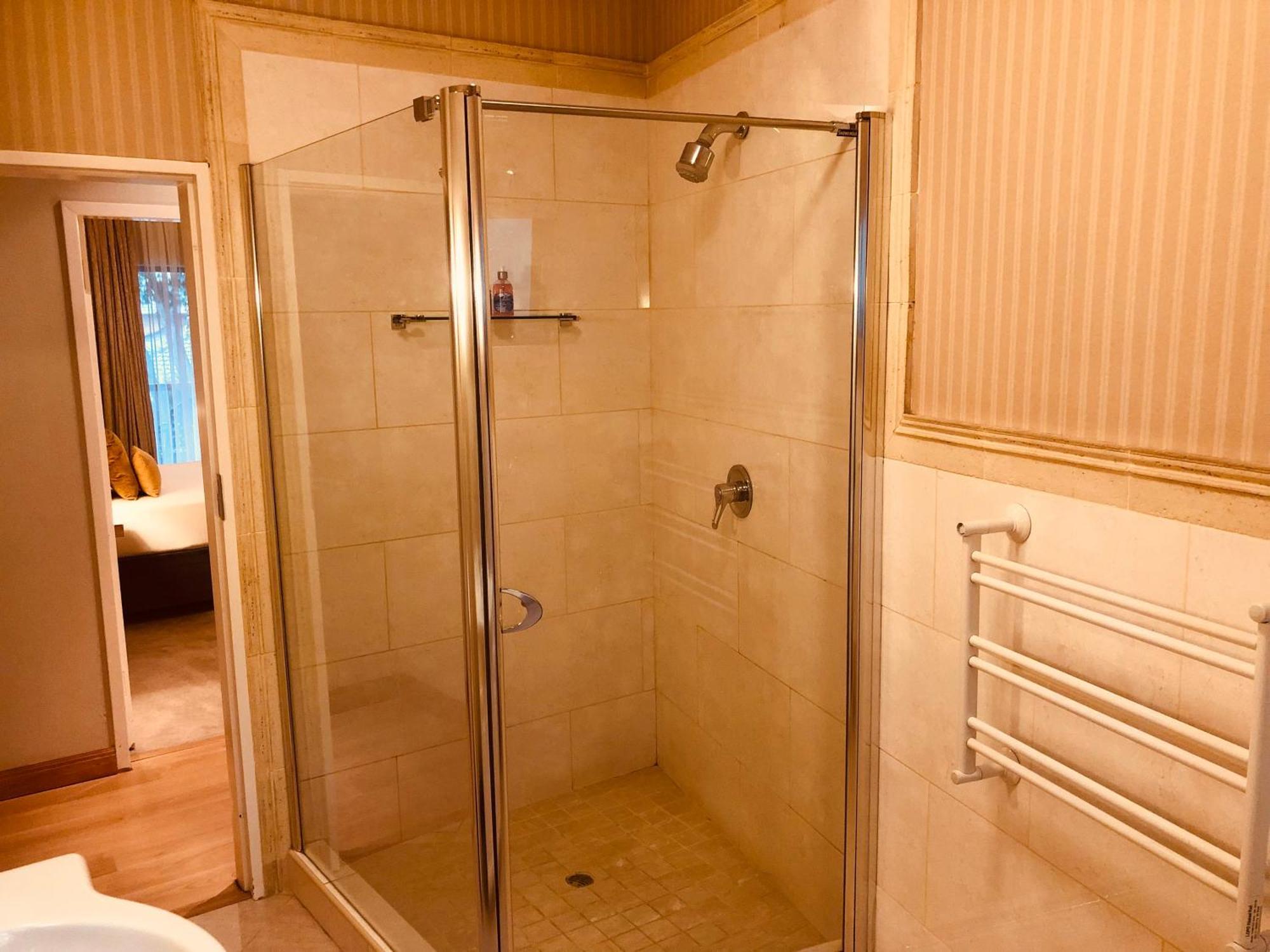 27A On Angus Hotel โจฮันเนสเบิร์ก ภายนอก รูปภาพ