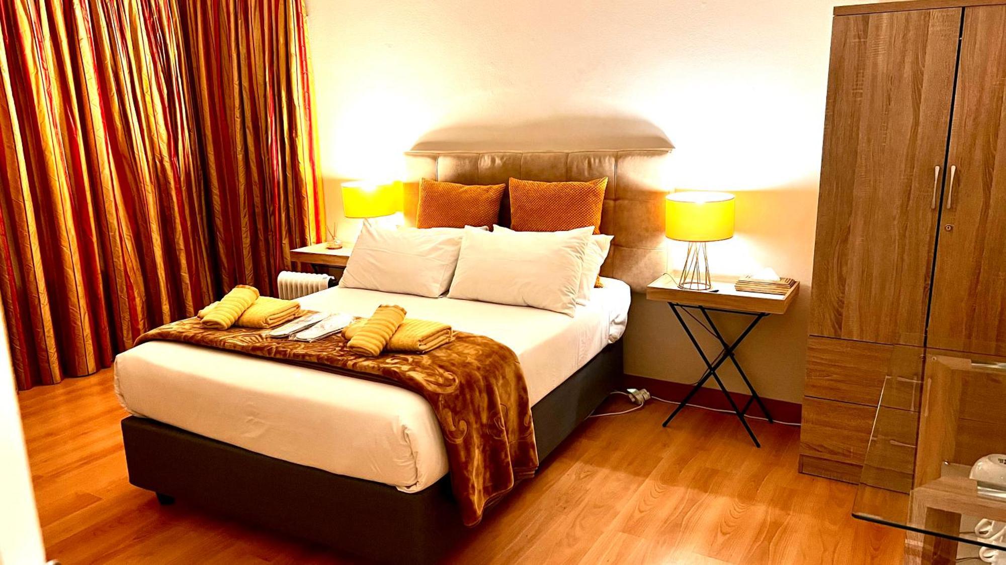 27A On Angus Hotel โจฮันเนสเบิร์ก ภายนอก รูปภาพ